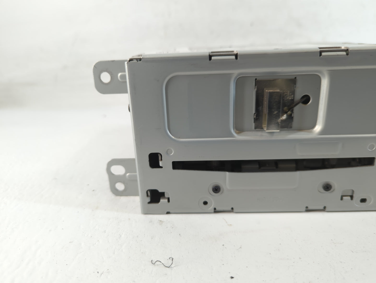 2013 Chevrolet Malibu Radio AM FM Cd Player Receiver Replacement P/N:22911992 Fits OEM Used Auto Parts - Oemusedautoparts1.c