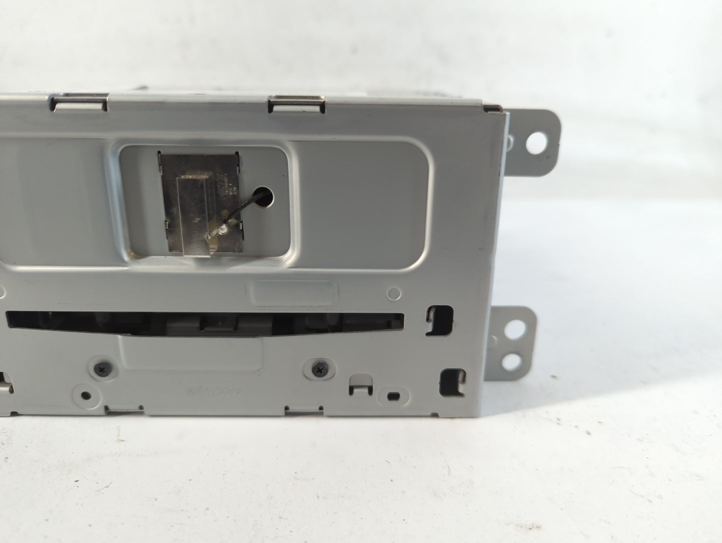 2013 Chevrolet Malibu Radio AM FM Cd Player Receiver Replacement P/N:22911992 Fits OEM Used Auto Parts - Oemusedautoparts1.c