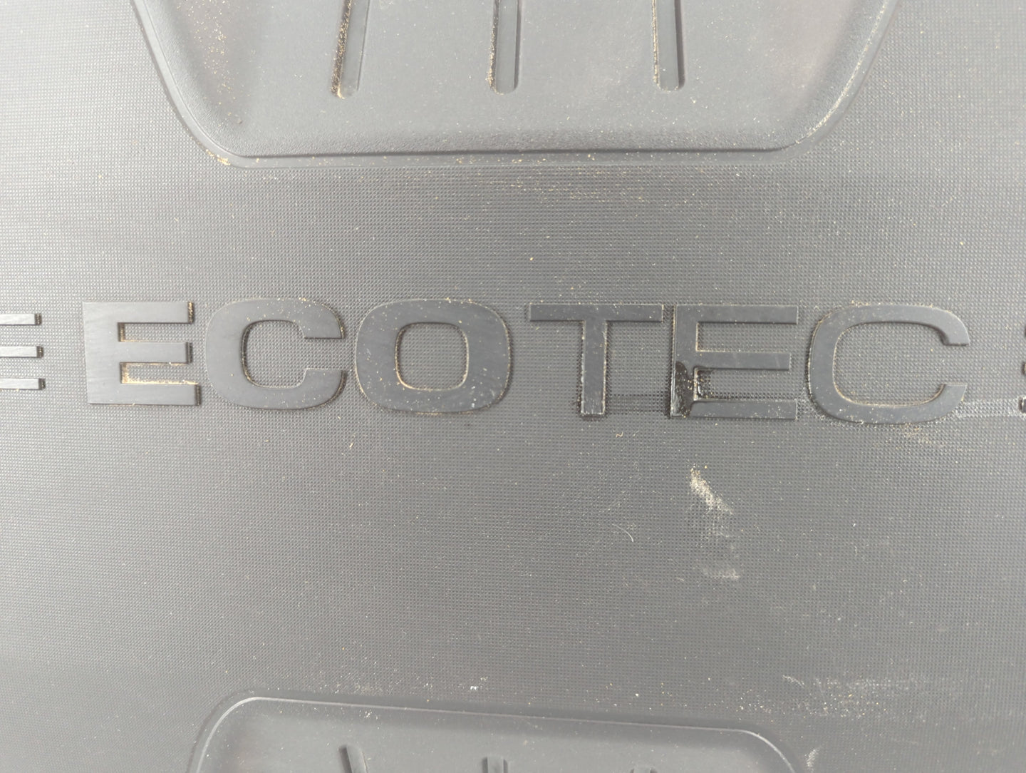 2013 Chevrolet Malibu Engine Cover - Oemusedautoparts1.com