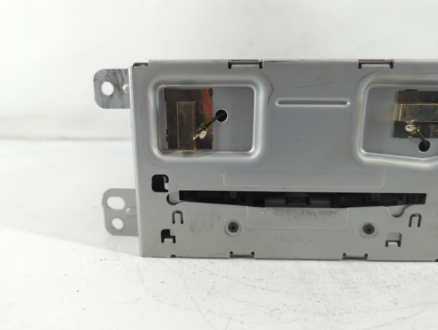 2013 Chevrolet Malibu Radio AM FM Cd Player Receiver Replacement P/N:22980112 Fits OEM Used Auto Parts - Oemusedautoparts1.c