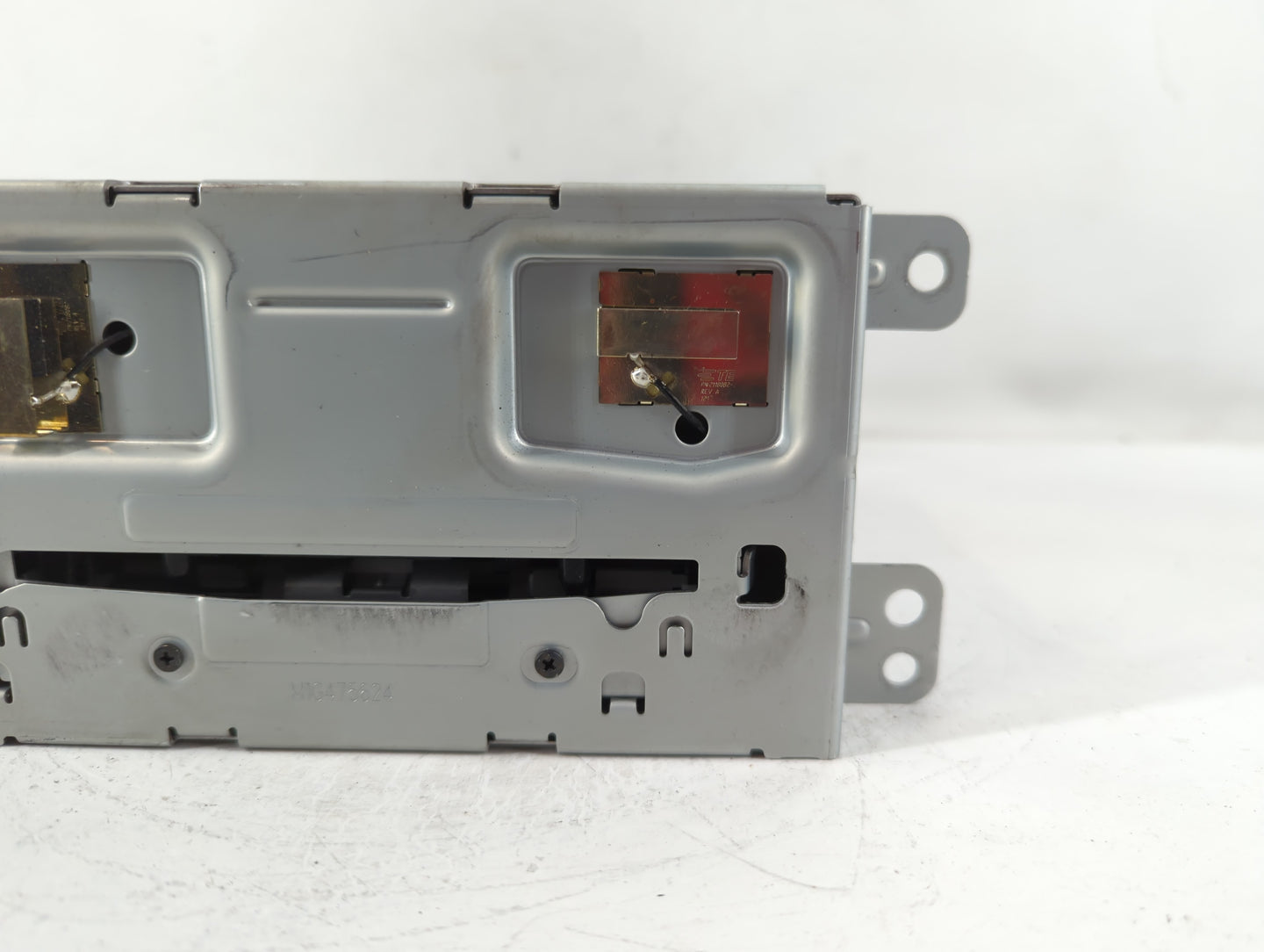 2013 Chevrolet Malibu Radio AM FM Cd Player Receiver Replacement P/N:22980112 Fits OEM Used Auto Parts - Oemusedautoparts1.c