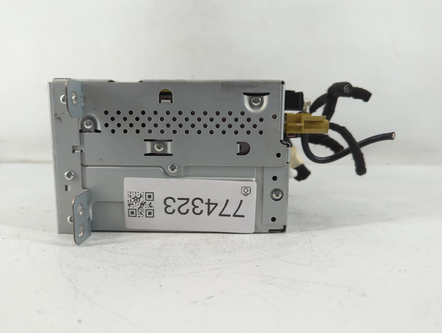2013 Chevrolet Malibu Radio AM FM Cd Player Receiver Replacement P/N:22980112 Fits OEM Used Auto Parts - Oemusedautoparts1.c