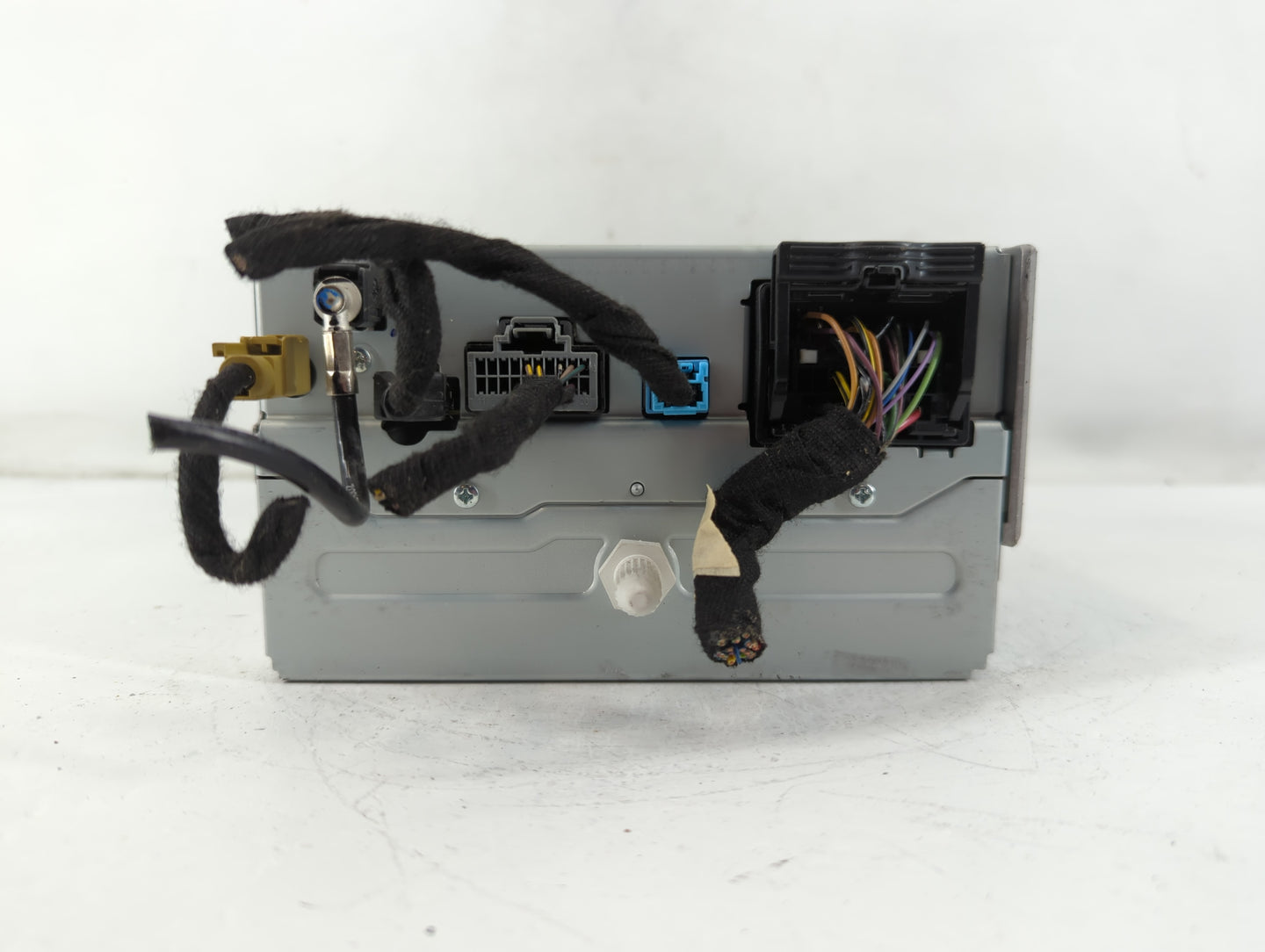 2013 Chevrolet Malibu Radio AM FM Cd Player Receiver Replacement P/N:22980112 Fits OEM Used Auto Parts - Oemusedautoparts1.c
