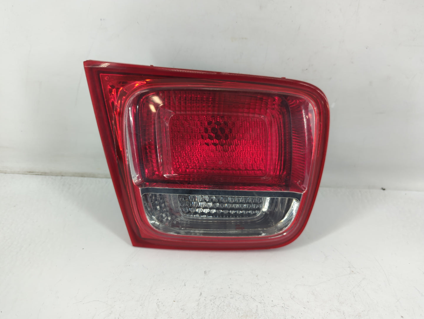 2013-2016 Chevrolet Malibu Tail Light Assembly Passenger Right OEM P/N:22907311 Fits Fits 2013 2014 2015 2016 OEM Used Auto 