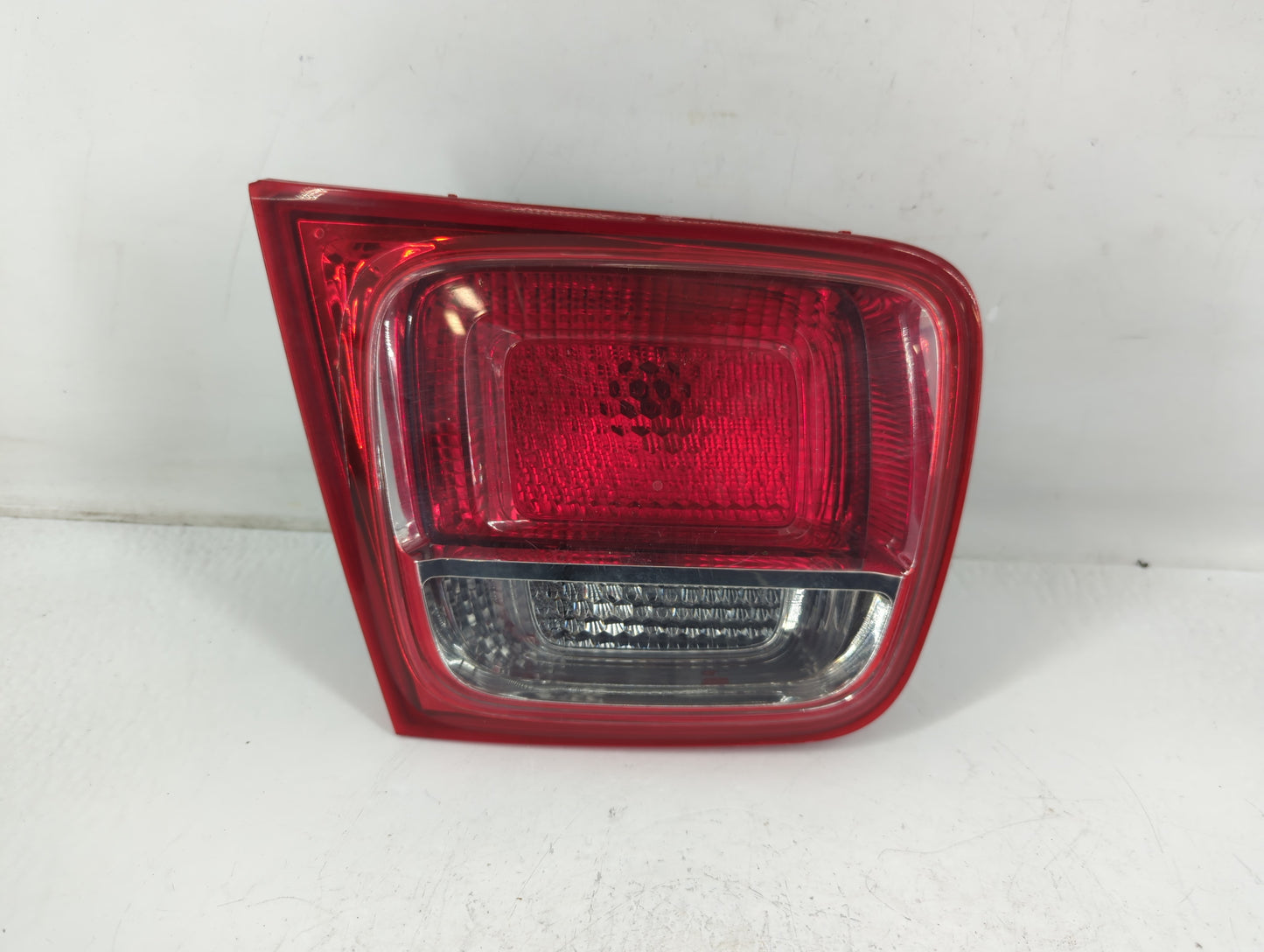 2013-2016 Chevrolet Malibu Tail Light Assembly Passenger Right OEM P/N:22907311 Fits Fits 2013 2014 2015 2016 OEM Used Auto 