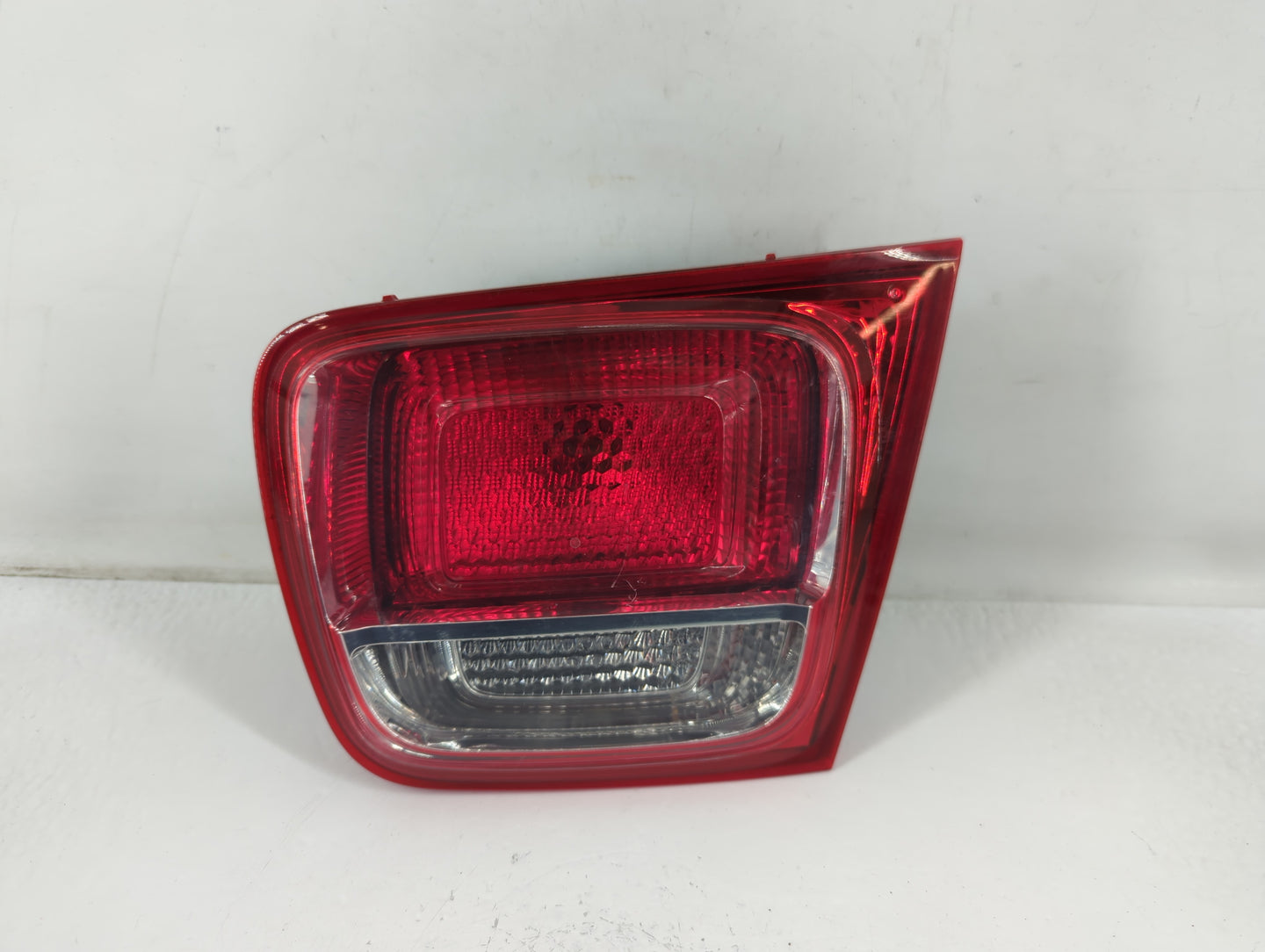 2013-2016 Chevrolet Malibu Tail Light Assembly Driver Left OEM P/N:322161 22907312 Fits Fits 2013 2014 2015 2016 OEM Used Au