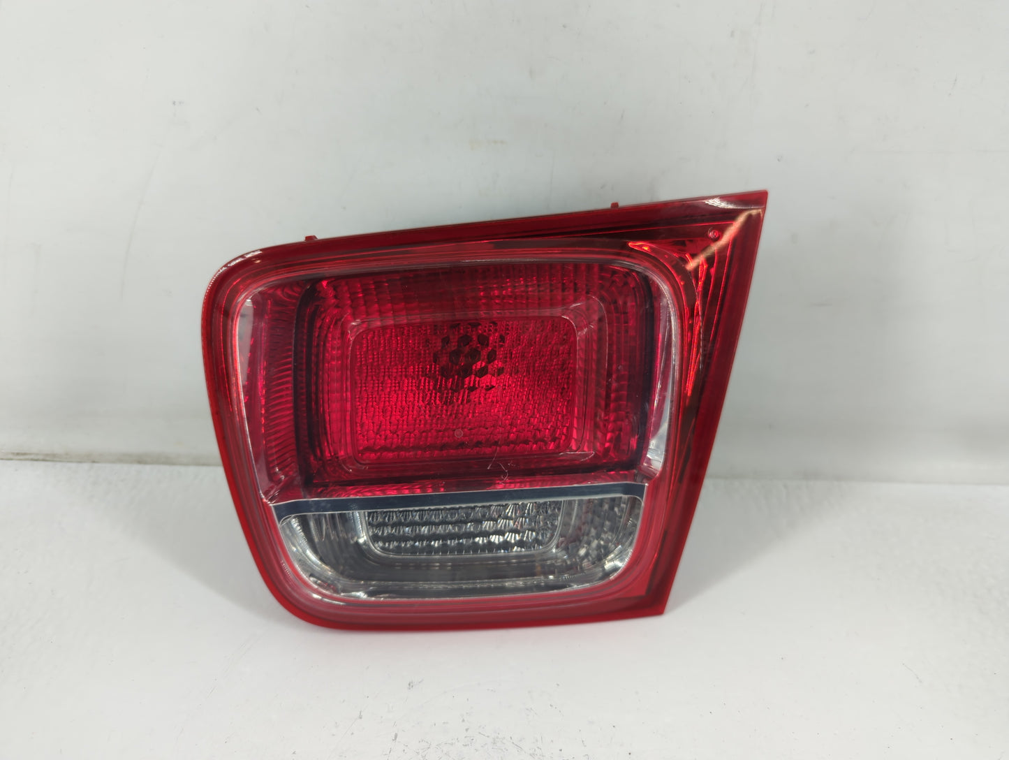 2013-2016 Chevrolet Malibu Tail Light Assembly Driver Left OEM P/N:322161 22907312 Fits Fits 2013 2014 2015 2016 OEM Used Au