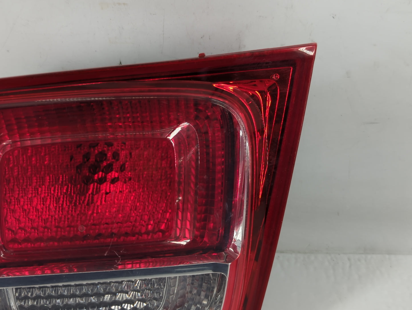 2013-2016 Chevrolet Malibu Tail Light Assembly Driver Left OEM P/N:322161 22907312 Fits Fits 2013 2014 2015 2016 OEM Used Au