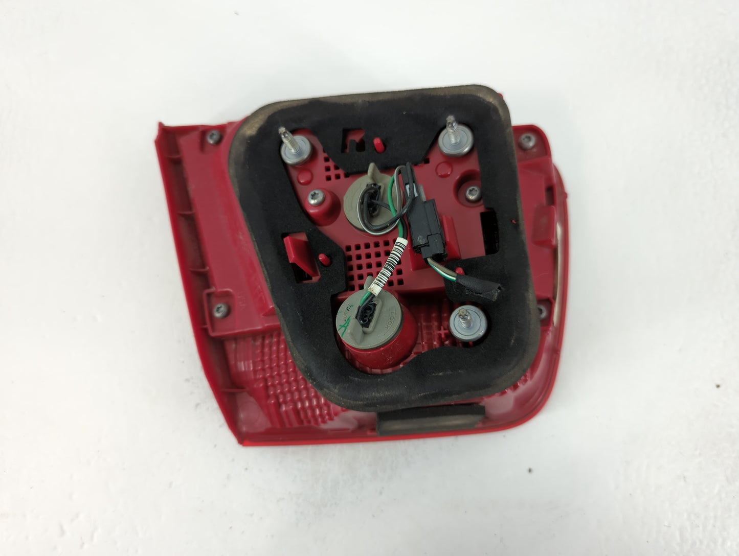 2013-2016 Chevrolet Malibu Tail Light Assembly Driver Left OEM P/N:322161 22907312 Fits Fits 2013 2014 2015 2016 OEM Used Au
