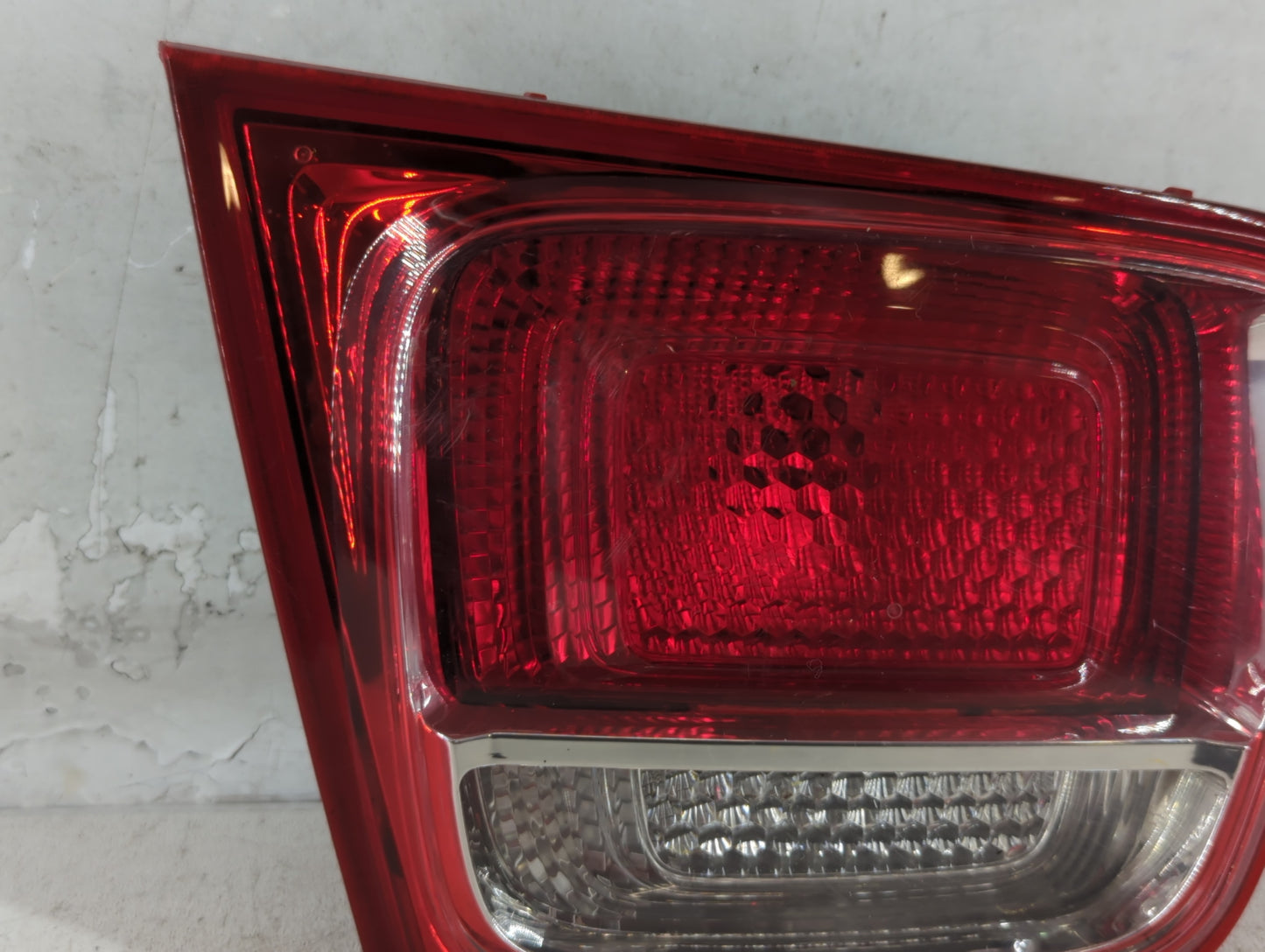 2013-2016 Chevrolet Malibu Tail Light Assembly Driver Left OEM P/N:322161 22907312 Fits Fits 2013 2014 2015 2016 OEM Used Au