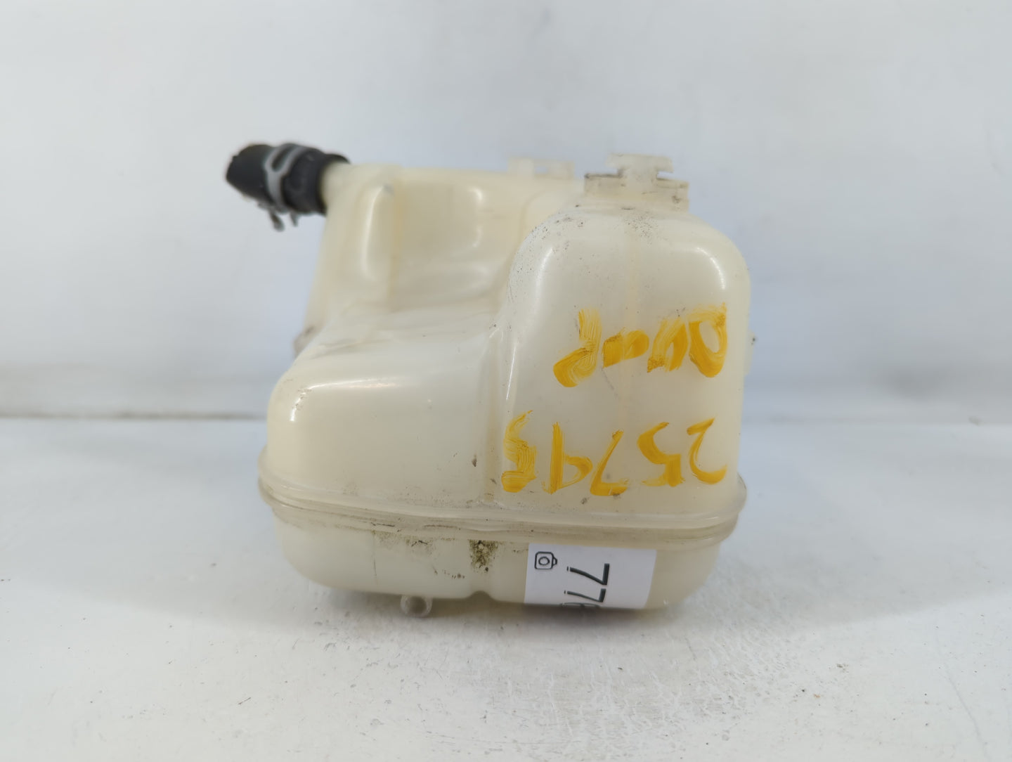 2013 Chevrolet Malibu Radiator Coolant Overflow Expansion Tank Bottle - Oemusedautoparts1.com