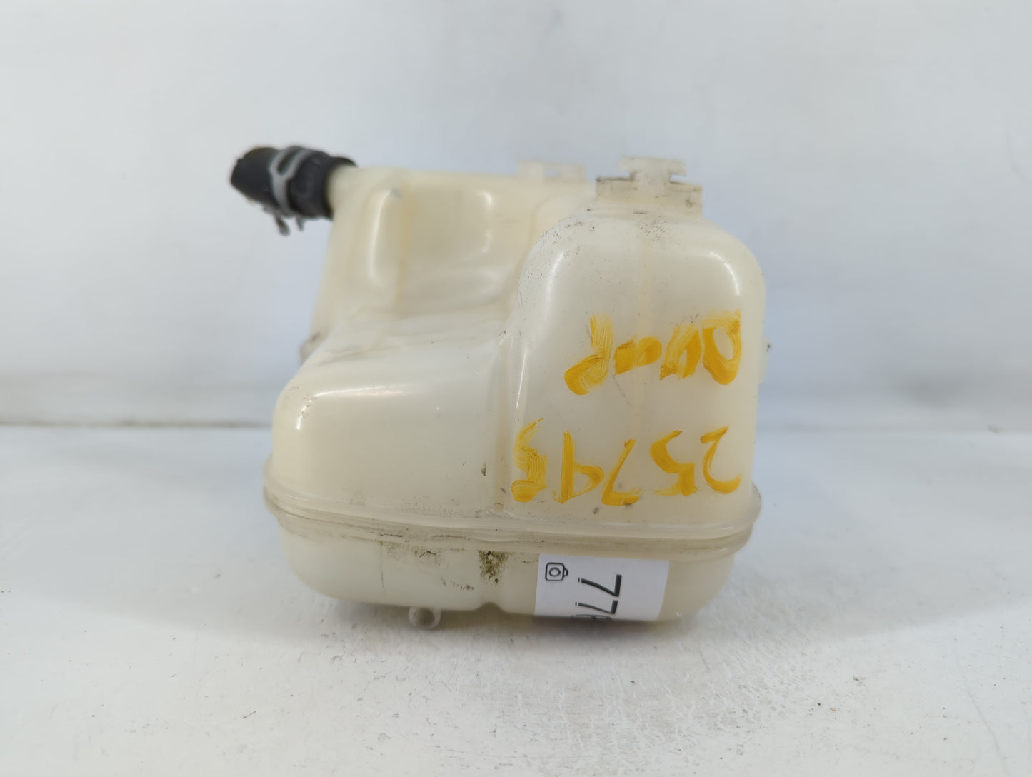 2013 Chevrolet Malibu Radiator Coolant Overflow Expansion Tank Bottle 776335 - Oemusedautoparts1.com