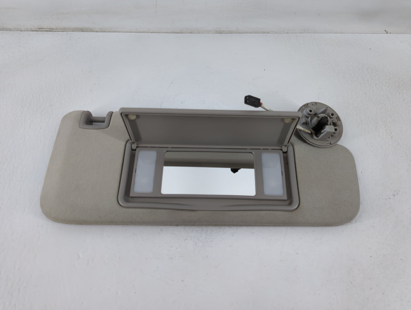 2013-2016 Chevrolet Malibu Sun Visor Shade Replacement Passenger Right Mirror Fits Fits 2013 2014 2015 2016 OEM Used Auto Pa