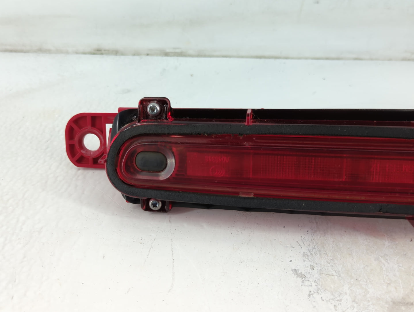 2013 Chevrolet Malibu High Mounted Stop Third Brake Light Lamp - Oemusedautoparts1.com