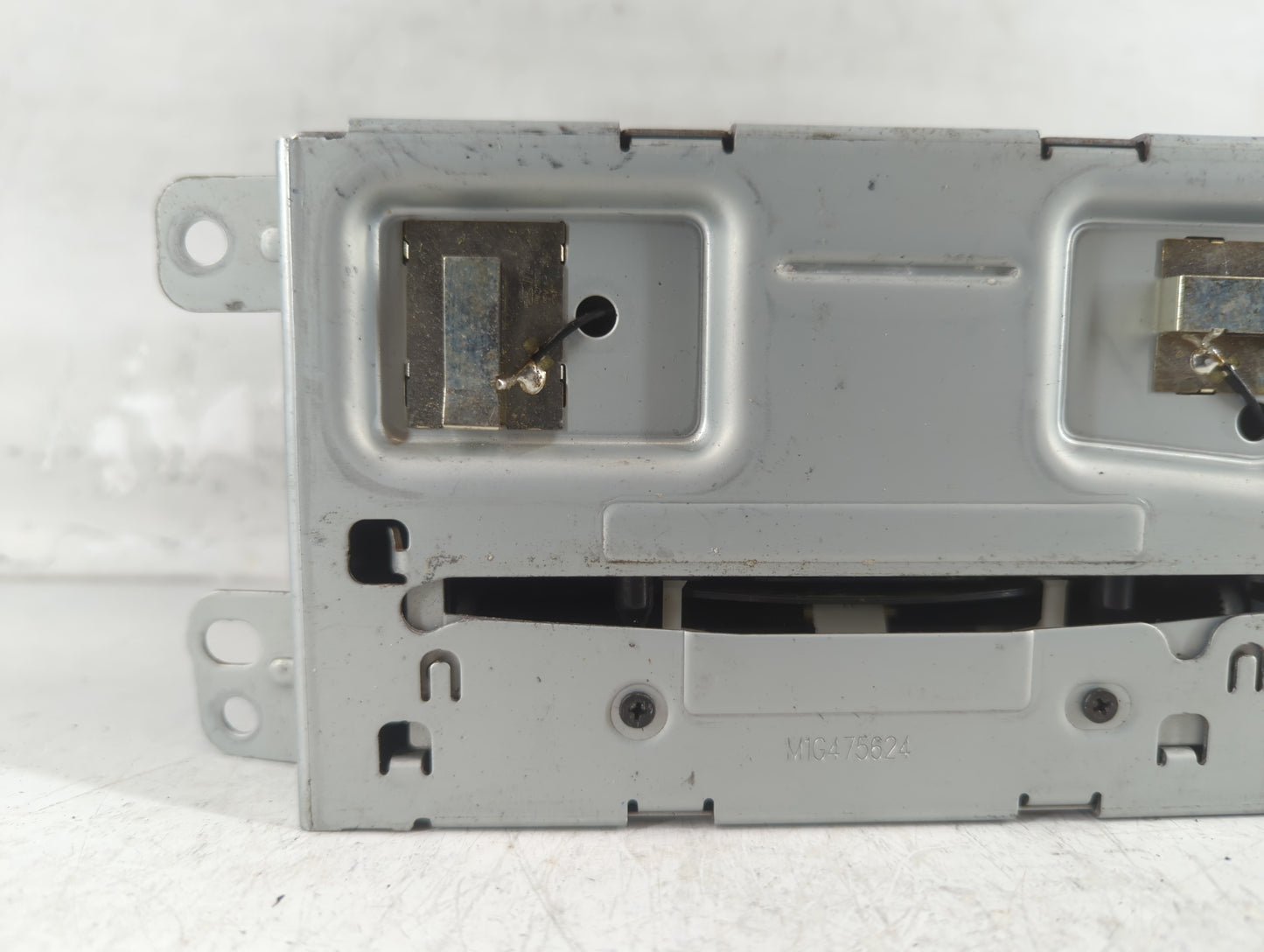 2013 Chevrolet Malibu Radio AM FM Cd Player Receiver Replacement P/N:23140543 Fits OEM Used Auto Parts - Oemusedautoparts1.c