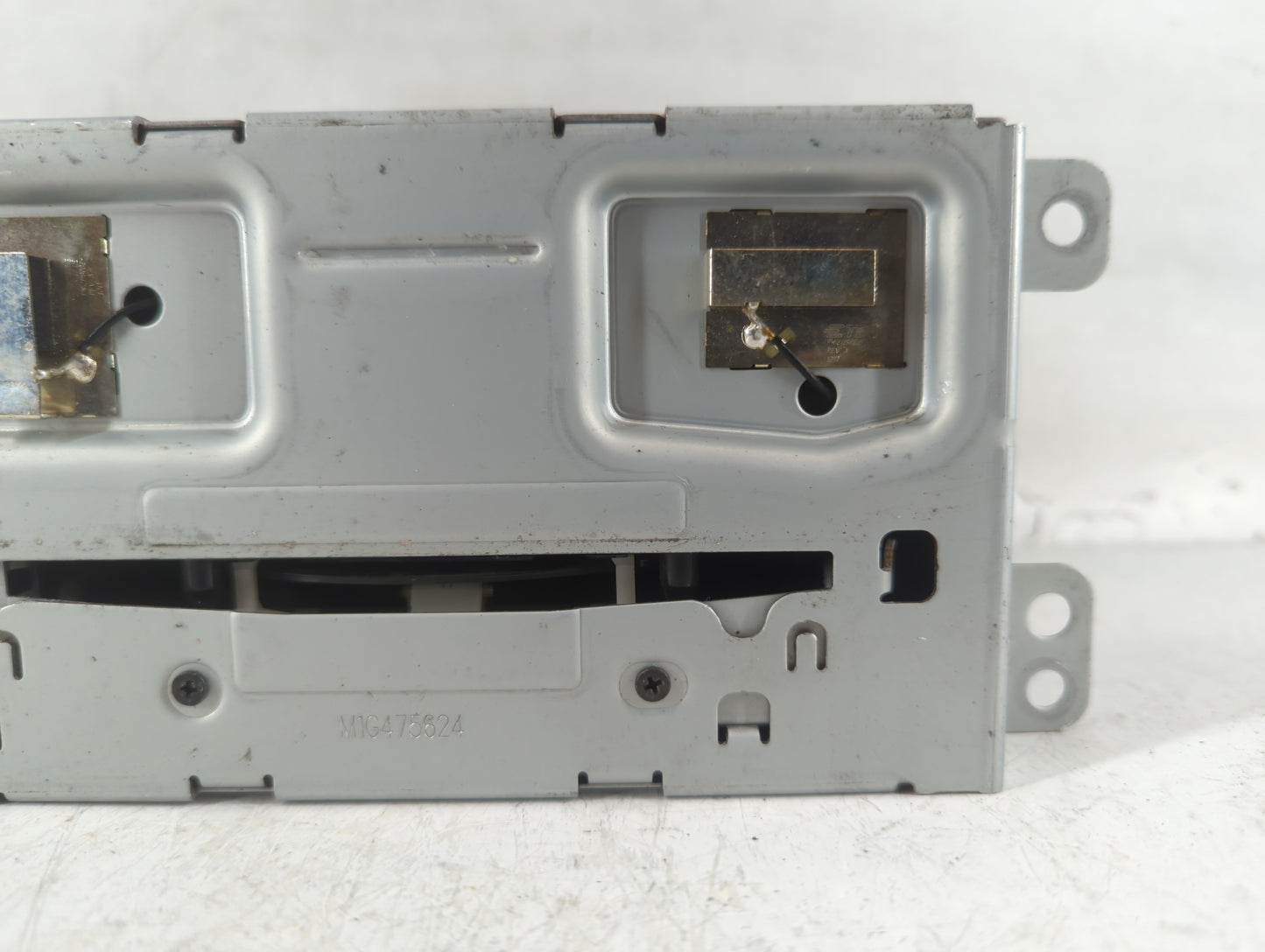 2013 Chevrolet Malibu Radio AM FM Cd Player Receiver Replacement P/N:23140543 Fits OEM Used Auto Parts - Oemusedautoparts1.c