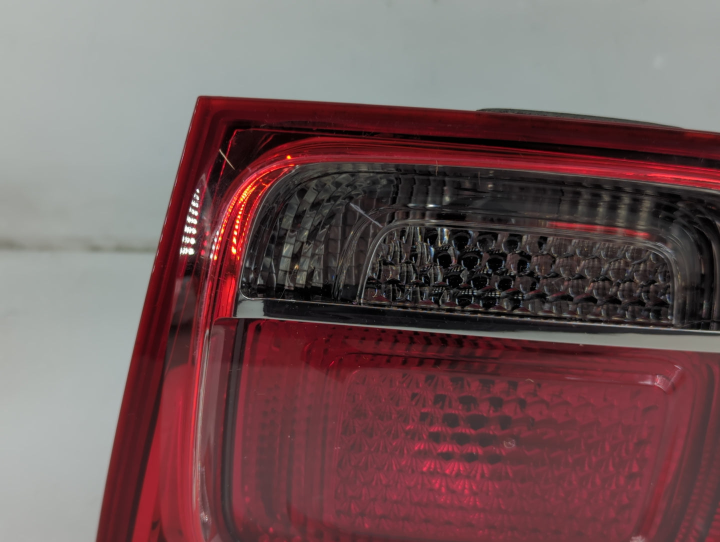 2013-2016 Chevrolet Malibu Tail Light Assembly Passenger Right OEM P/N:22907312 Fits Fits 2013 2014 2015 2016 OEM Used Auto 