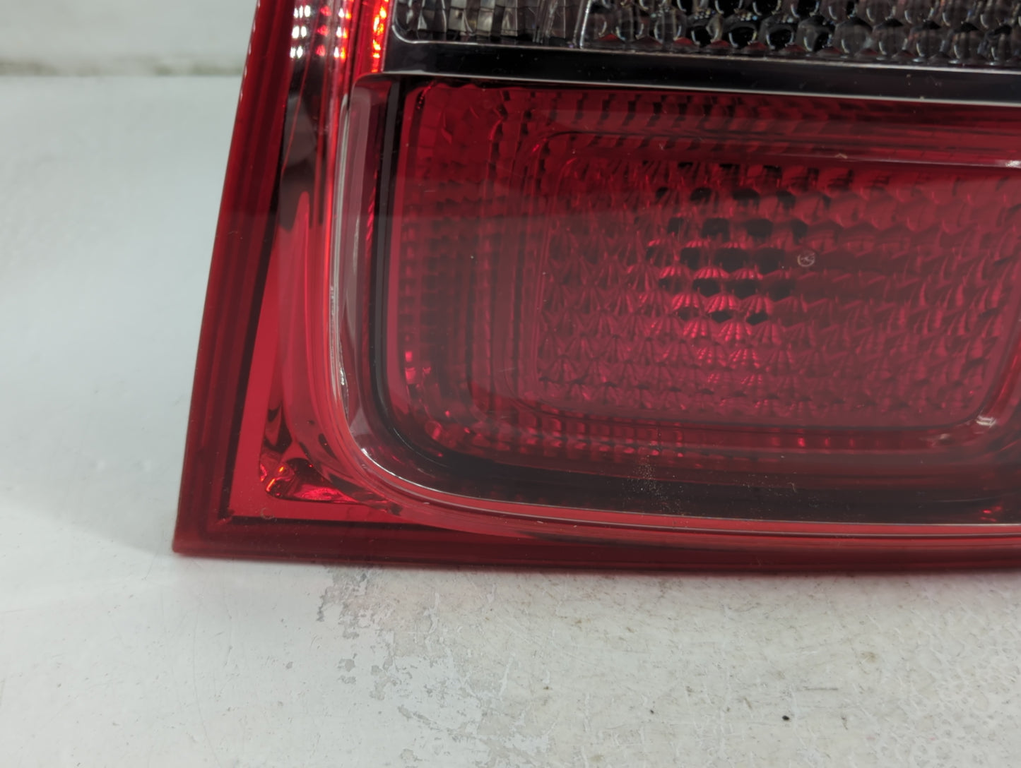 2013-2016 Chevrolet Malibu Tail Light Assembly Passenger Right OEM P/N:22907312 Fits Fits 2013 2014 2015 2016 OEM Used Auto 