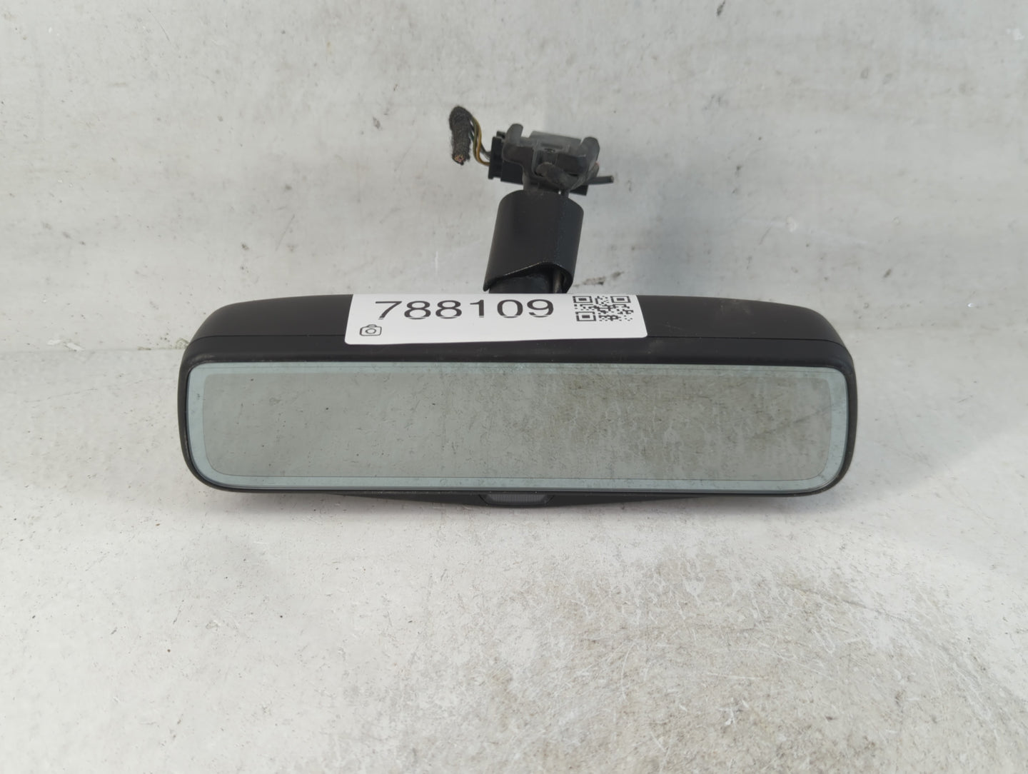 2013 Chevrolet Malibu Interior Rear View Mirror Replacement OEM P/N:E13049669 84564098 Fits OEM Used Auto Parts - Oemusedaut