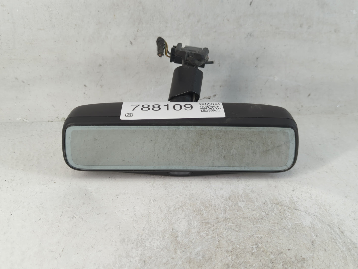 2013 Chevrolet Malibu Interior Rear View Mirror Replacement OEM P/N:E13049669 84564098 Fits OEM Used Auto Parts - Oemusedaut