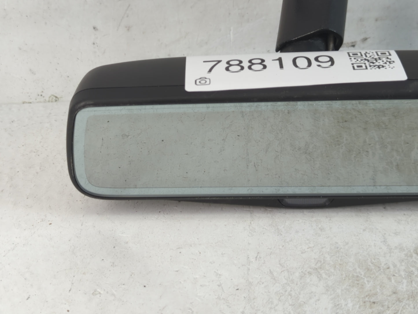 2013 Chevrolet Malibu Interior Rear View Mirror Replacement OEM P/N:E13049669 84564098 Fits OEM Used Auto Parts - Oemusedaut