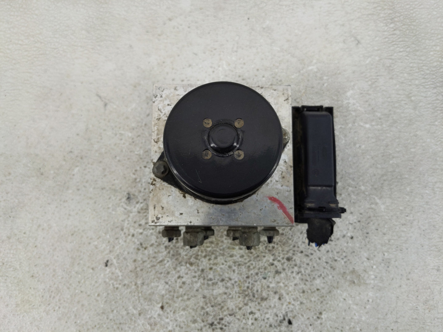 2013-2016 Chevrolet Malibu ABS Pump Control Module Replacement Fits Fits 2012 2013 2014 2015 2016 OEM Used Auto Parts - Oemu