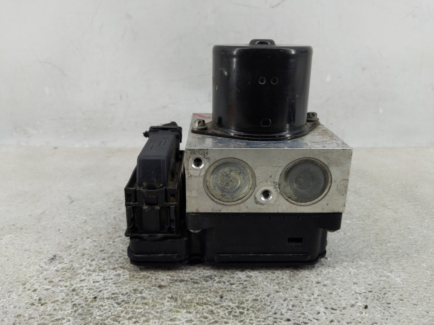 2013-2016 Chevrolet Malibu ABS Pump Control Module Replacement Fits Fits 2012 2013 2014 2015 2016 OEM Used Auto Parts - Oemu