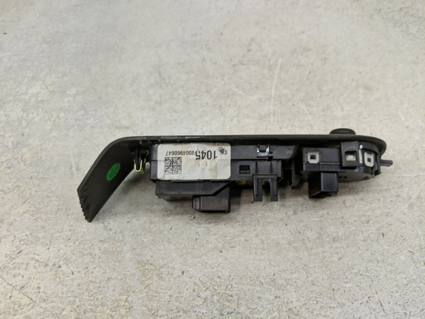 2013-2016 Chevrolet Malibu Master Power Window Switch Replacement Driver Side Left Fits OEM Used Auto Parts - Oemusedautopar