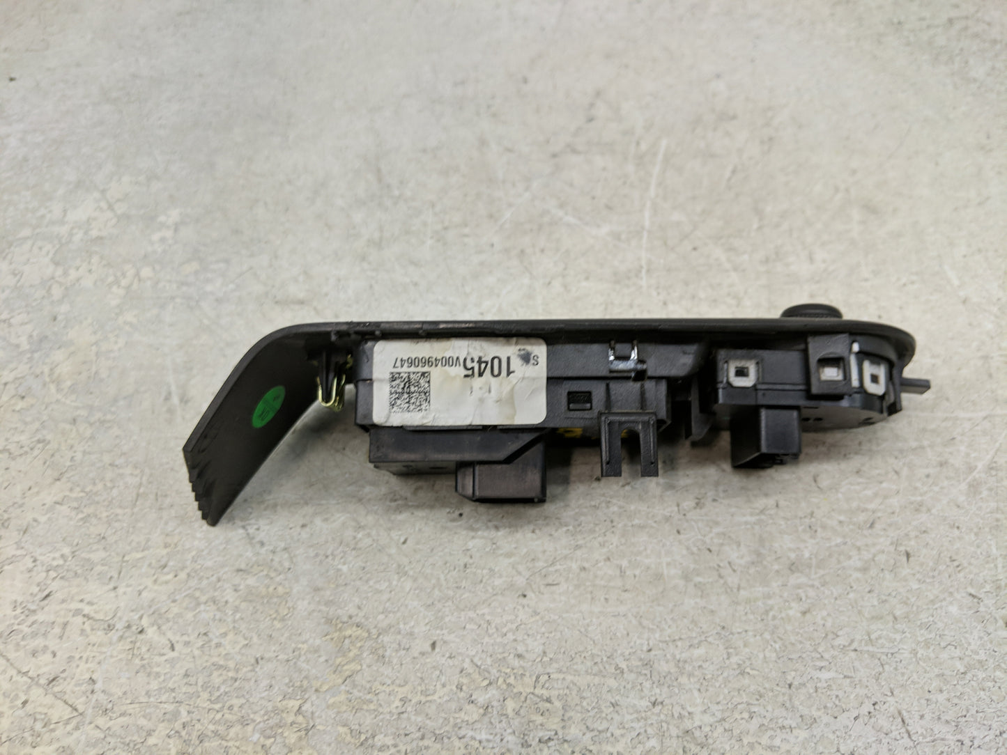 2013-2016 Chevrolet Malibu Master Power Window Switch Replacement Driver Side Left Fits OEM Used Auto Parts - Oemusedautopar
