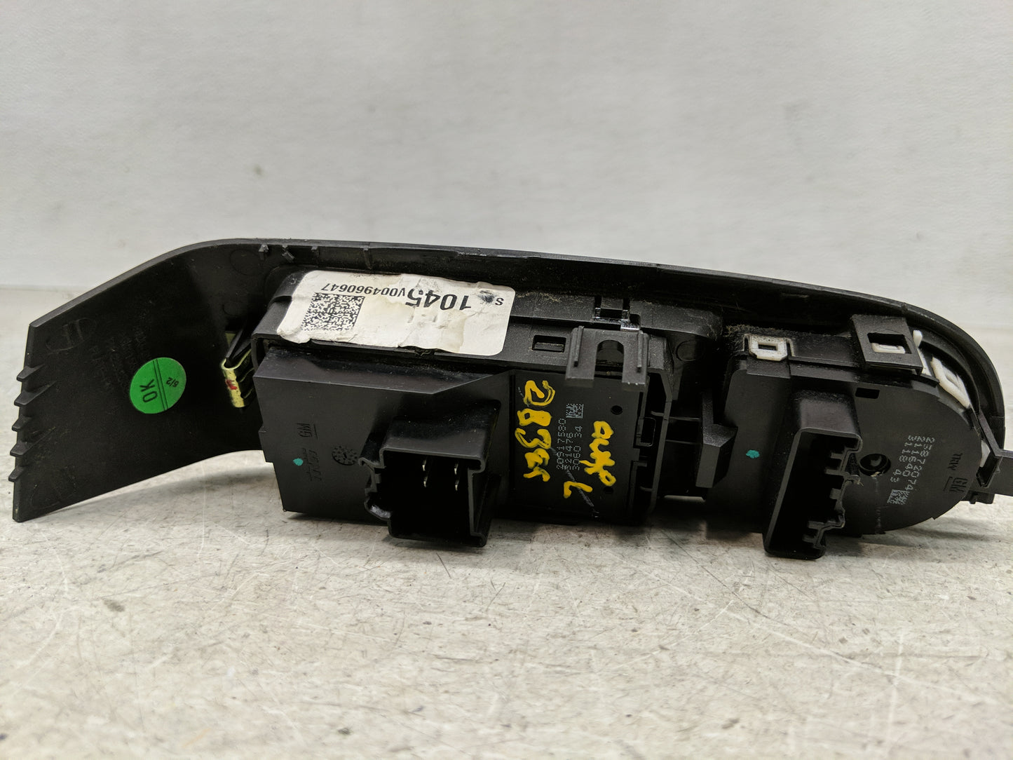 2013-2016 Chevrolet Malibu Master Power Window Switch Replacement Driver Side Left Fits OEM Used Auto Parts - Oemusedautopar