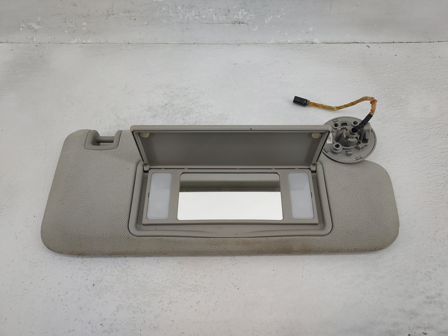2013-2016 Chevrolet Malibu Sun Visor Shade Replacement Passenger Right Mirror Fits Fits 2013 2014 2015 2016 OEM Used Auto Pa