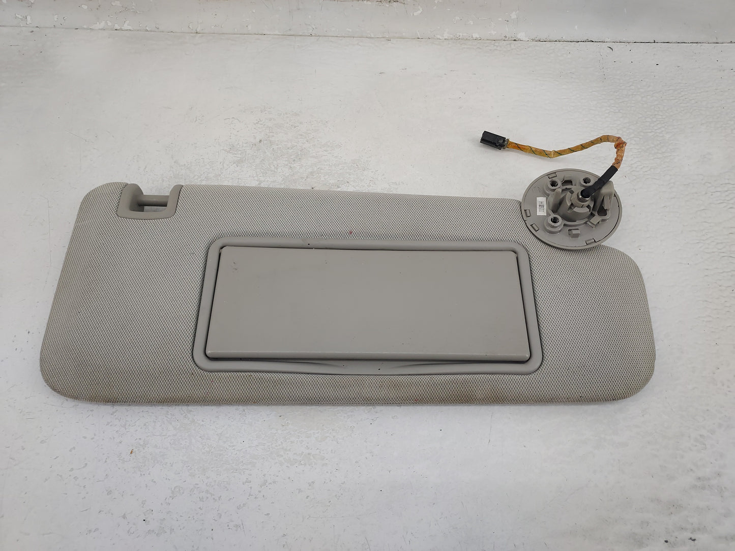 2013-2016 Chevrolet Malibu Sun Visor Shade Replacement Passenger Right Mirror Fits Fits 2013 2014 2015 2016 OEM Used Auto Pa