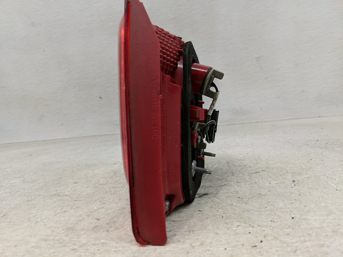 2013-2016 Chevrolet Malibu Driver Left Side Deck Lid Mounted Tail Light - Oemusedautoparts1.com