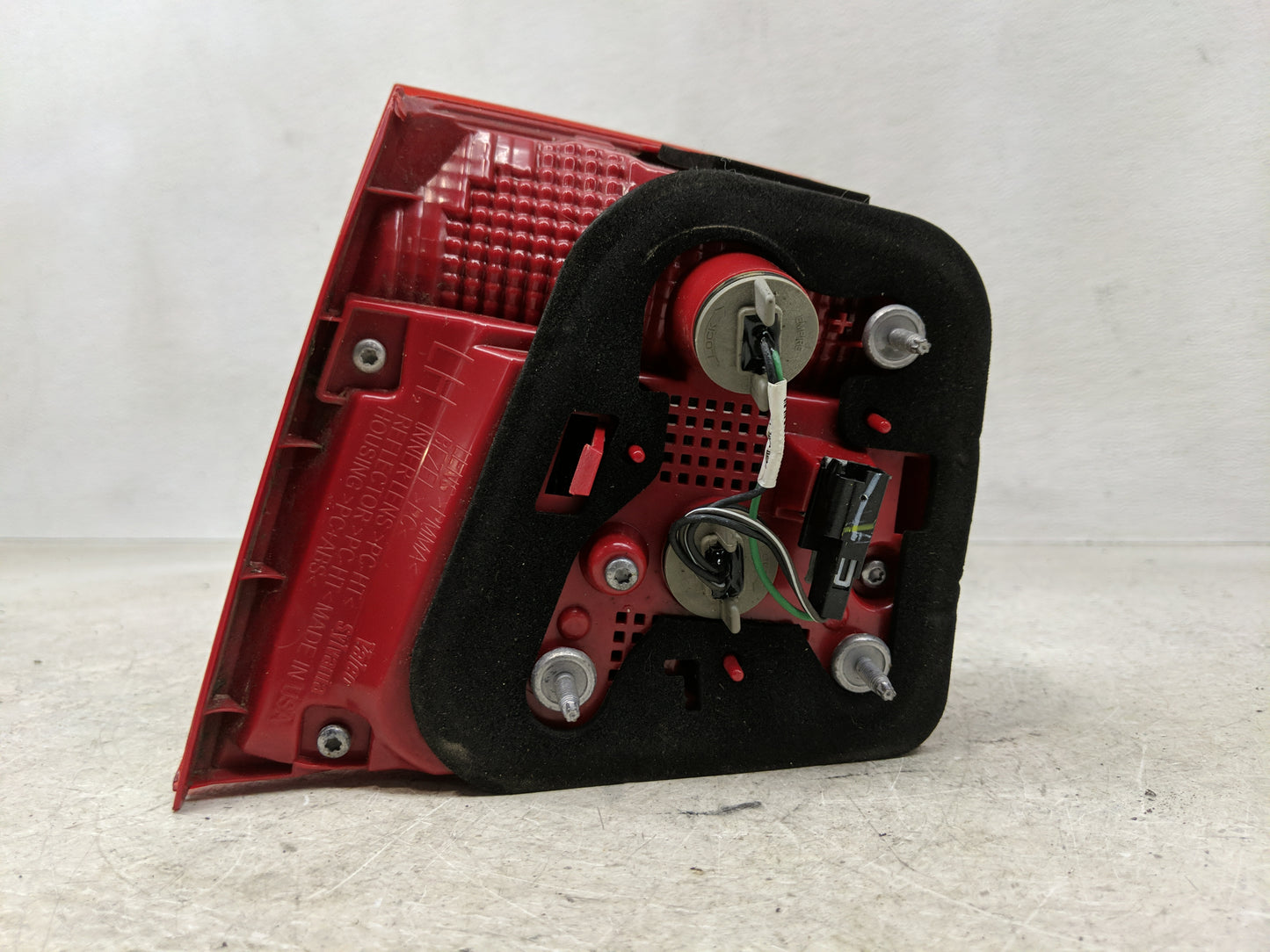 2013-2016 Chevrolet Malibu Driver Left Side Deck Lid Mounted Tail Light - Oemusedautoparts1.com