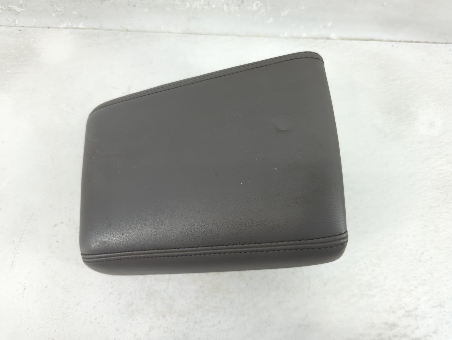 2013 Chevrolet Malibu Center Console Armrest Cover Lid Fits OEM Used Auto Parts - Oemusedautoparts1.com