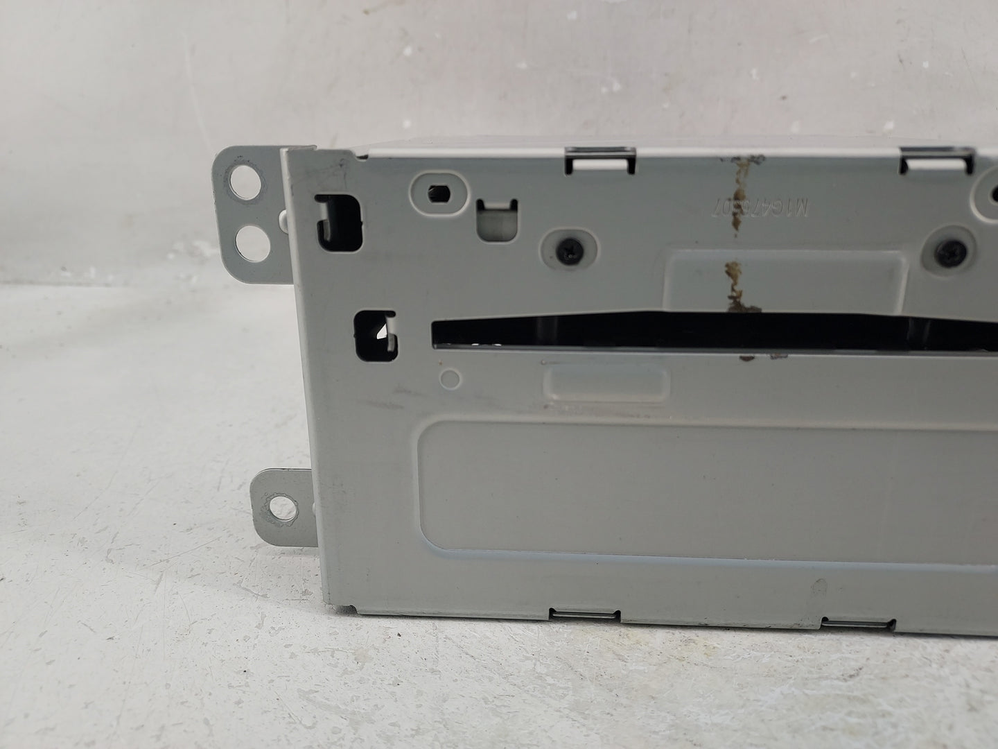 2013 Chevrolet Malibu Radio AM FM Cd Player Receiver Replacement P/N:22923802 Fits OEM Used Auto Parts - Oemusedautoparts1.c