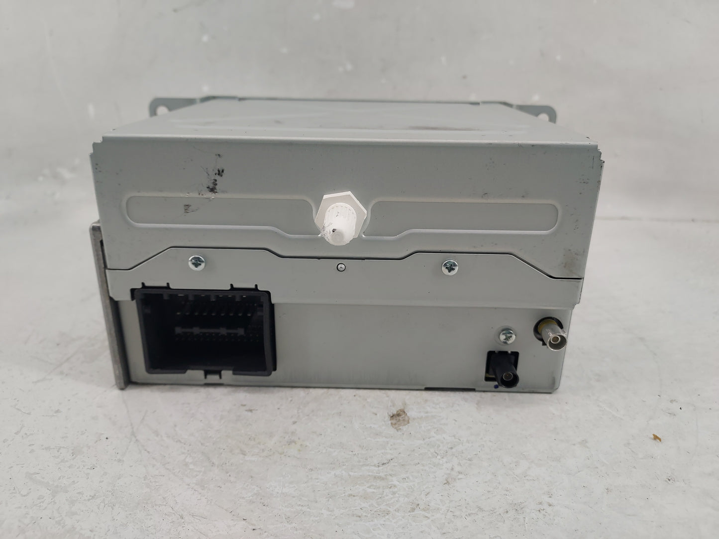 2013 Chevrolet Malibu Radio AM FM Cd Player Receiver Replacement P/N:22923802 Fits OEM Used Auto Parts - Oemusedautoparts1.c