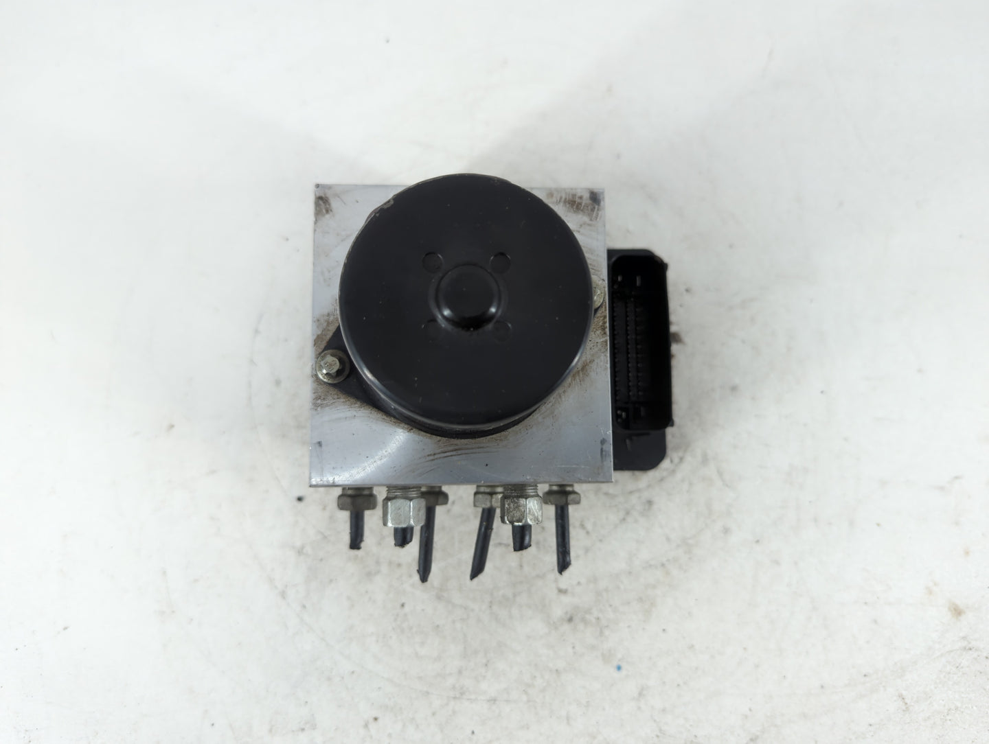 2013-2016 Chevrolet Malibu ABS Pump Control Module Replacement P/N:22971448 Fits Fits 2012 2013 2014 2015 2016 OEM Used Auto