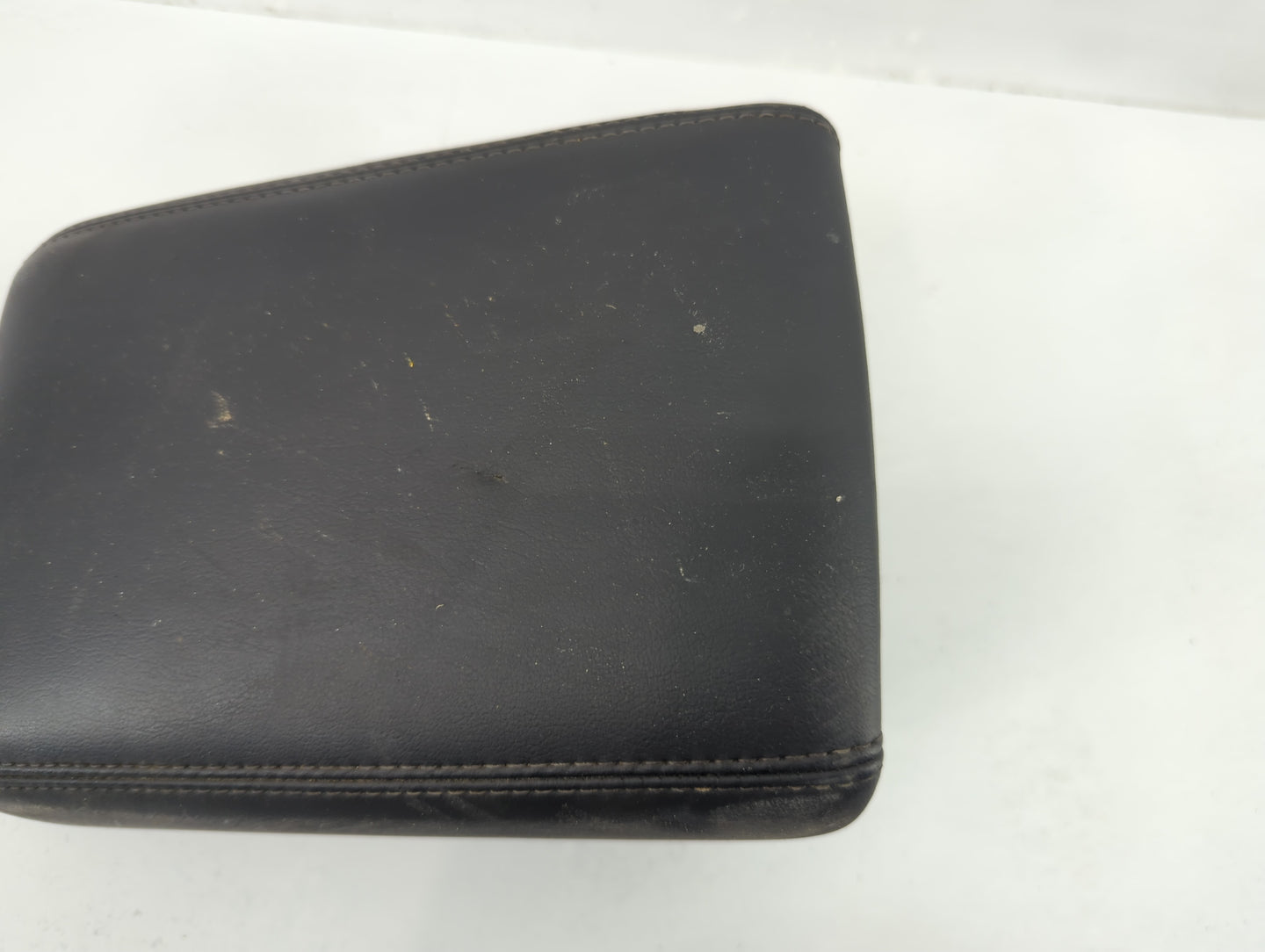 2013 Chevrolet Malibu Center Console Armrest Cover Lid Fits OEM Used Auto Parts - Oemusedautoparts1.com