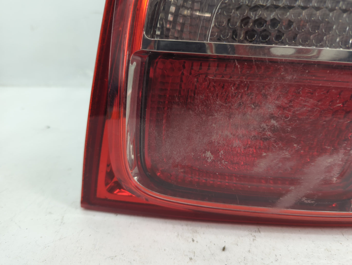 2013 Chevrolet Malibu Passenger Right Side Deck Lid Mounted Tail Light - Oemusedautoparts1.com