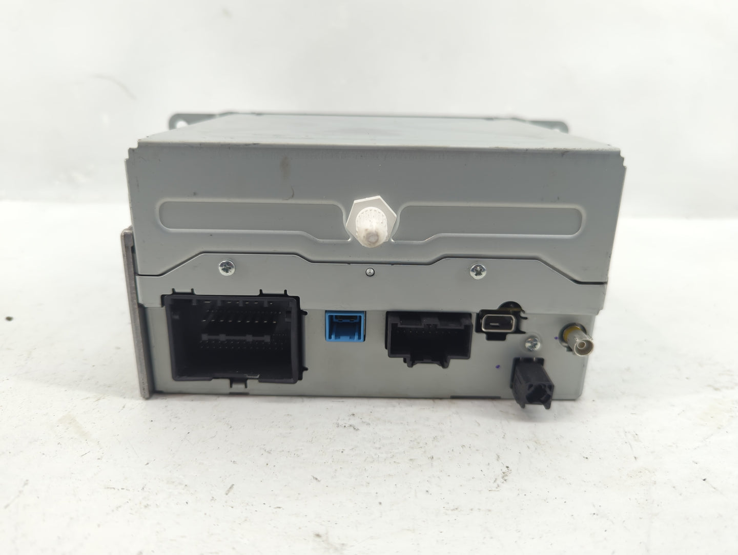 2013 Chevrolet Malibu Radio AM FM Cd Player Receiver Replacement Fits OEM Used Auto Parts - Oemusedautoparts1.com
