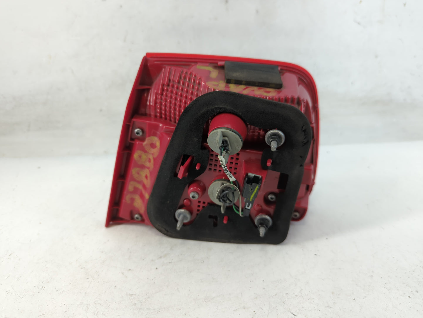 2013-2016 Chevrolet Malibu Tail Light Assembly Driver Left OEM P/N:22907311 Fits Fits 2013 2014 2015 2016 OEM Used Auto Part