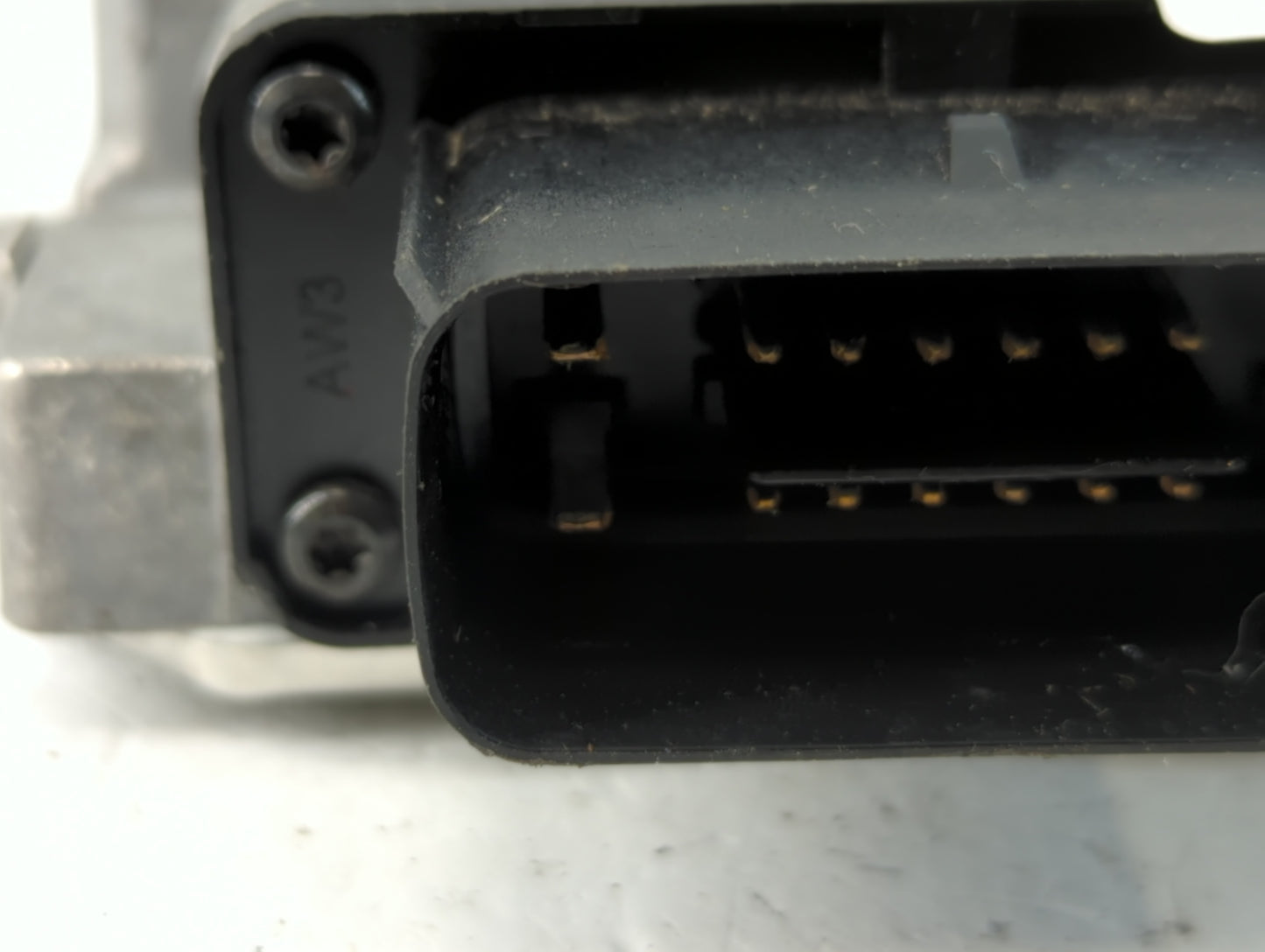 2013-2016 Chevrolet Malibu Pressure Sensor Control Module 22909204 - Oemusedautoparts1.com