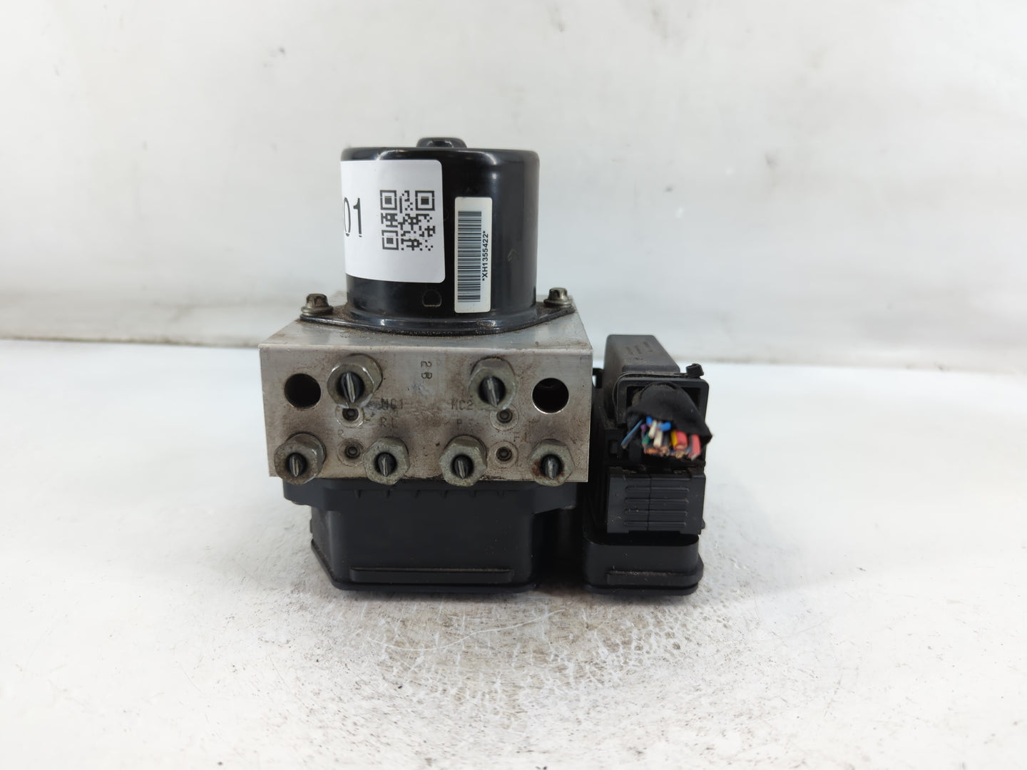 2013-2016 Chevrolet Malibu ABS Pump Control Module Replacement P/N:22971448 Fits Fits 2012 2013 2014 2015 2016 OEM Used Auto