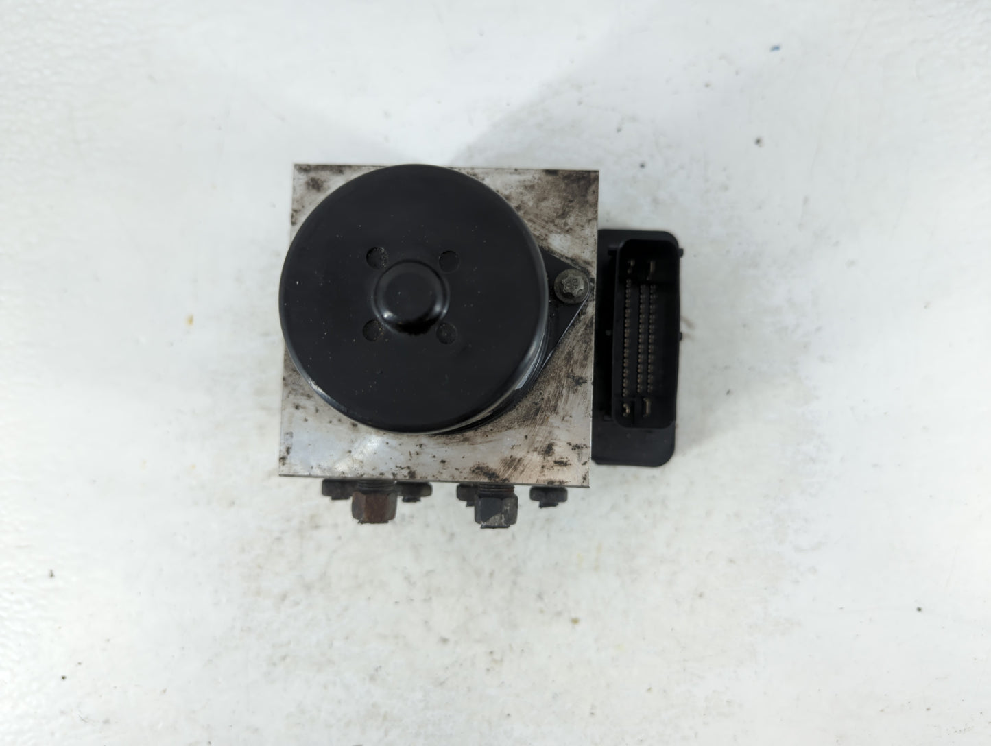 2013-2016 Chevrolet Malibu ABS Pump Control Module Replacement P/N:22971448 Fits Fits 2012 2013 2014 2015 2016 OEM Used Auto