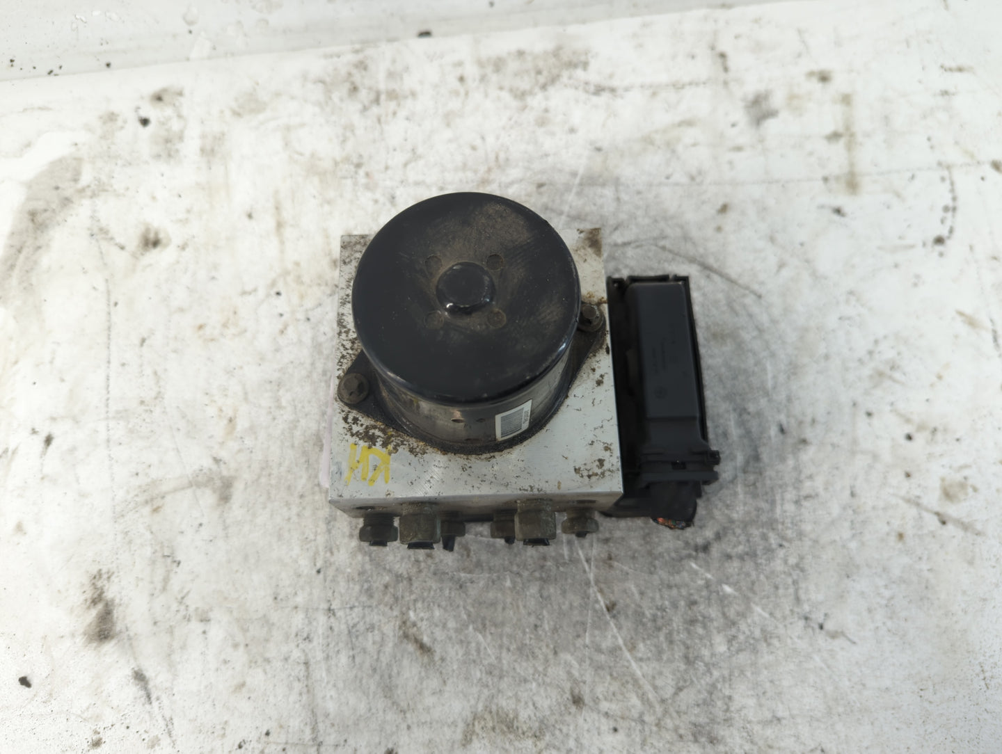 2013-2016 Chevrolet Malibu ABS Pump Control Module Replacement P/N:22971448 Fits Fits 2012 2013 2014 2015 2016 OEM Used Auto