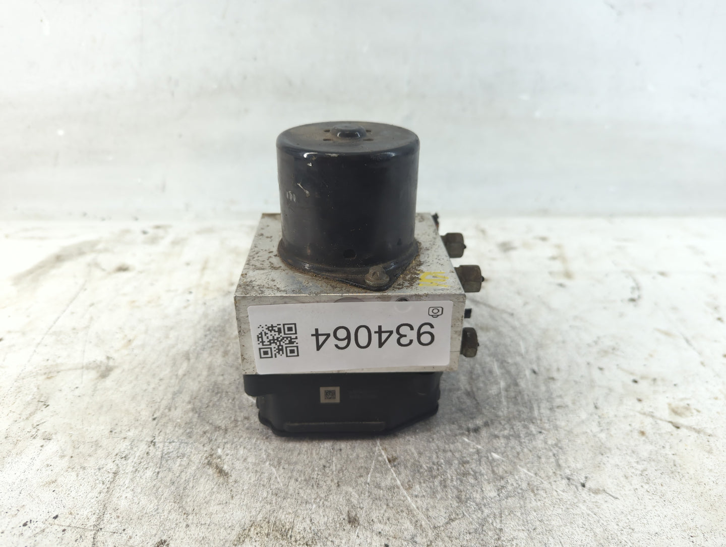 2013-2016 Chevrolet Malibu ABS Pump Control Module Replacement P/N:22971448 Fits Fits 2012 2013 2014 2015 2016 OEM Used Auto