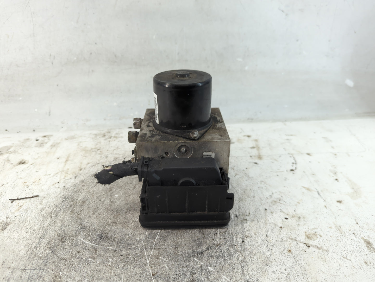 2013-2016 Chevrolet Malibu ABS Pump Control Module Replacement P/N:22827930 Fits Fits 2012 2013 2014 2015 2016 OEM Used Auto