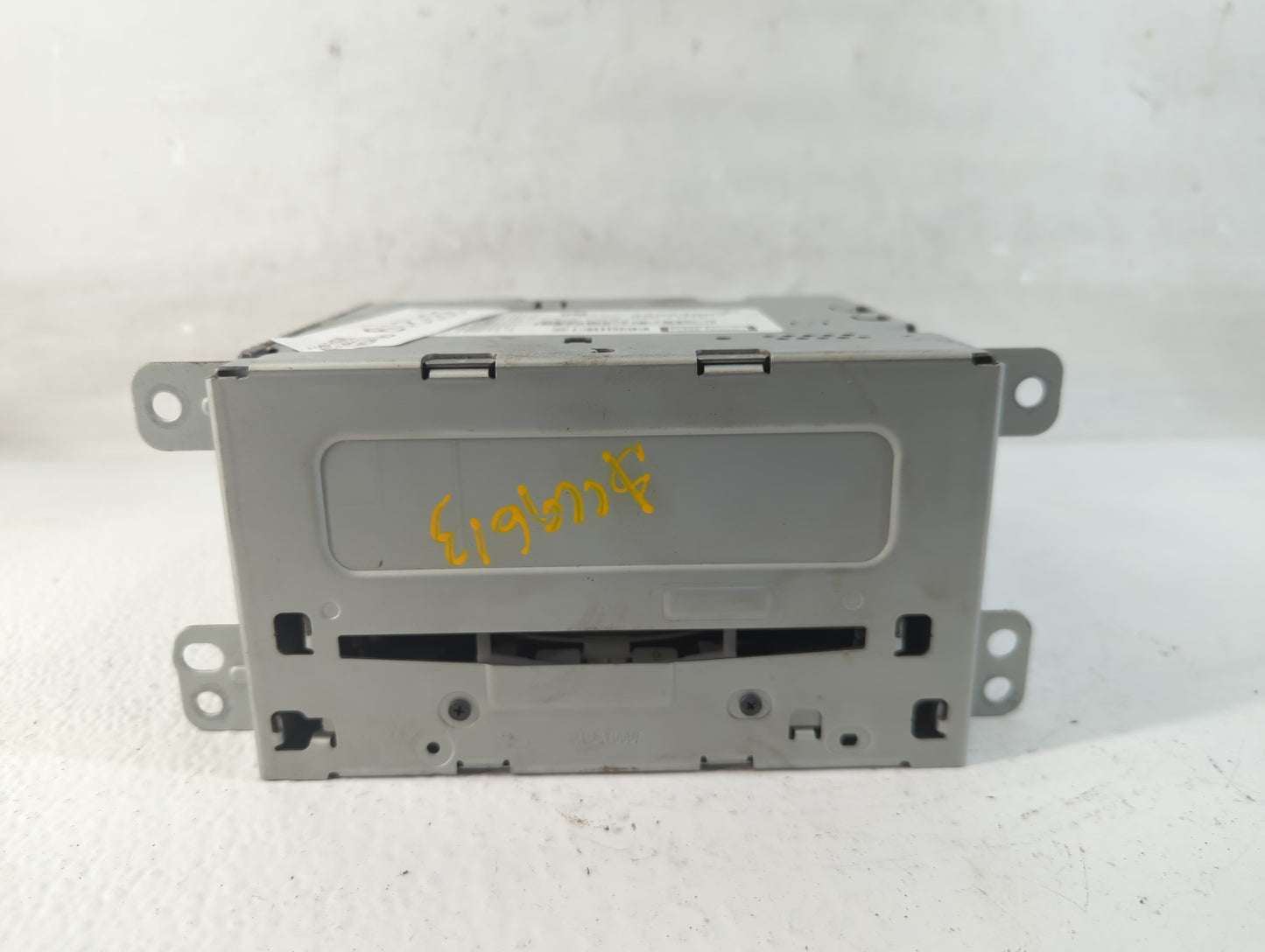 2013 Chevrolet Malibu Radio AM FM Cd Player Receiver Replacement P/N:22923802 Fits OEM Used Auto Parts - Oemusedautoparts1.c