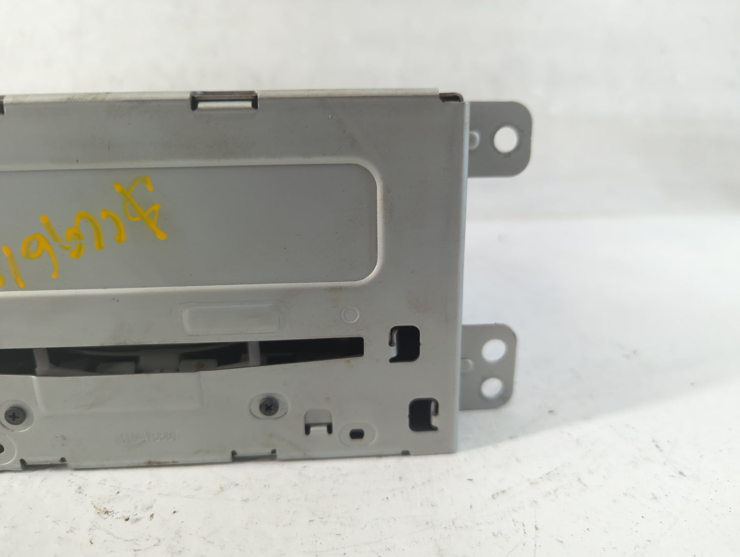 2013 Chevrolet Malibu Radio AM FM Cd Player Receiver Replacement P/N:22923802 Fits OEM Used Auto Parts - Oemusedautoparts1.c